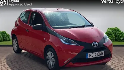 Used Toyota Aygo 69 HP (50 kW) 2017 Red Hatchback