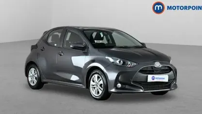 Usado Mazda 2 116 CV (85 kW) 2023 Gris Utilitario