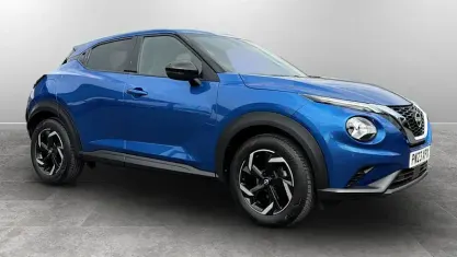 Używany Nissan Juke N-Connecta 114 KM (83 kW) 2023 Niebieski SUV