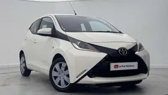 White Used 2015 Toyota Aygo X-play Hatchback | £5,199 (Fair price)