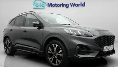 Usado Ford Kuga ST-Line X 224 HP (164 kW) 2023 SUV