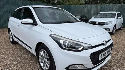 Used Hyundai i20 Edition 84 HP (61 kW) 2016 White Hatchback
