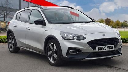 Używany Ford Focus Active 125 KM (91 kW) 2020 Srebrny Hatchback