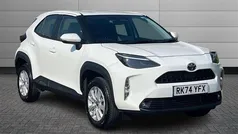 Pure white Used 2024 Toyota Yaris Cross SUV | £23,395 (Fair price)