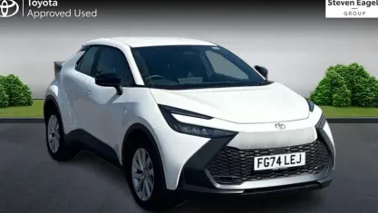Used Toyota C-HR 140 HP (102 kW) 2024 White SUV