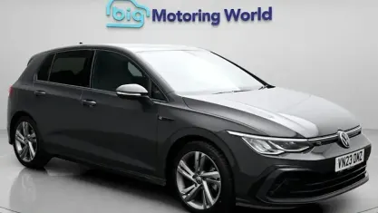 Second-hand VW Golf VIII R-line 150 CP (110 kW) 2023 Hatchback