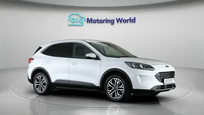 Used Ford Kuga Titanium 150 HP (110 kW) 2020 White SUV