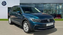 Night blue metallic Used 2022 VW Tiguan Life SUV | £22,530 (Fair price)