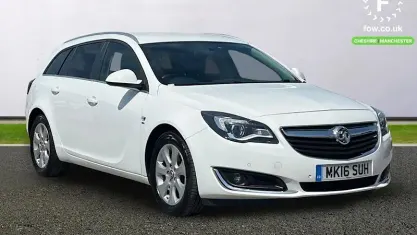 Used Vauxhall Insignia SRi 136 HP (100 kW) 2016 White Estate