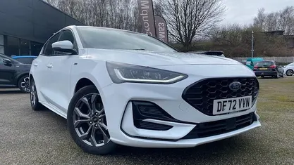 Used Ford Focus ST-Line 125 HP (91 kW) 2023 White Hatchback