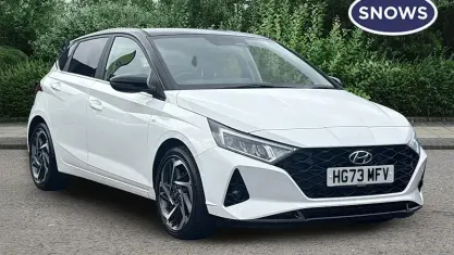 Używany Hyundai i20 Ultimate 101 KM (74 kW) 2023 Biały Hatchback