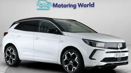 Used Vauxhall Grandland X Elite 131 HP (96 kW) 2021 White SUV