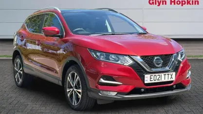 Used Nissan Qashqai N-Connecta 158 HP (116 kW) 2021 Red SUV