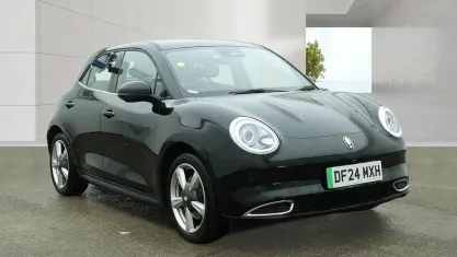 Begagnad Ora 03 Pure+ 125 kW (171 HK) 2024 Svart Halvkombi