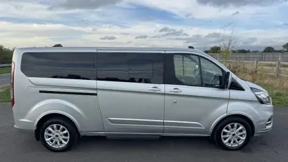 Used Ford Tourneo Custom Titanium 131 HP (96 kW) 2022 Silver Van