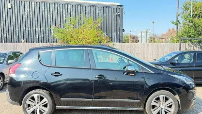 Used Peugeot 3008 Allure 120 HP (88 kW) 2015 Black Estate