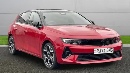 Used 2025 Vauxhall Astra Ultimate Hatchback | £19,999 (Fair price)