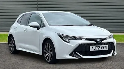 Used Toyota Corolla Design 122 HP (89 kW) 2022 White Hatchback