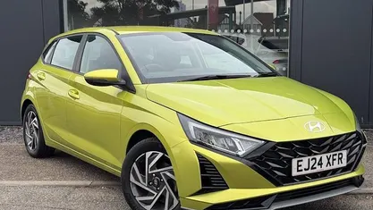Used Hyundai i20 Advanced 101 HP (74 kW) 2024 Lucid lime Hatchback
