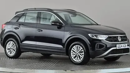 Used VW T-Roc Life 150 HP (110 kW) 2024 Black SUV