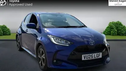 Used Toyota Yaris Design 116 HP (85 kW) 2025 Blue Hatchback