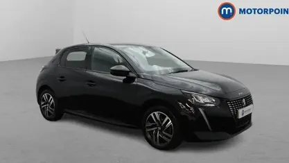 Usado Peugeot 208 Allure+ 131 CV (96 kW) 2023 Negro Utilitario