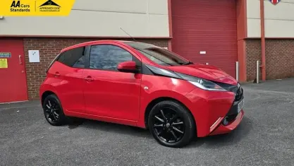 Used Toyota Aygo x-style 69 HP (50 kW) 2018 Red Hatchback