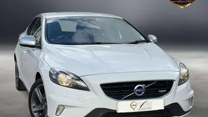 Used Volvo V40 R-Design 150 HP (110 kW) 2015 Hatchback