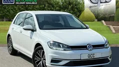 Pure white Used 2017 VW Golf VII SE Hatchback | £12,450 (Fair price)