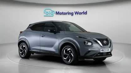 Usado Nissan Juke N-Connecta 114 HP (83 kW) 2023 Cinzento SUV