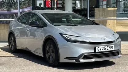 Used Toyota Prius Design 223 HP (164 kW) 2025 Silver Hatchback