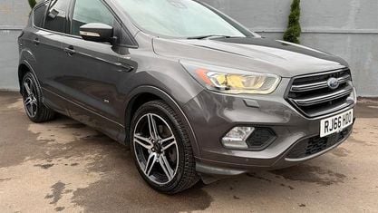 Usado Ford Kuga ST-Line 179 HP (131 kW) 2019 SUV