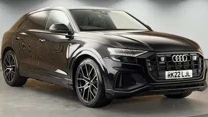 Second-hand Audi Q8 Black Edition 286 CP (210 kW) 2022 Negru SUV