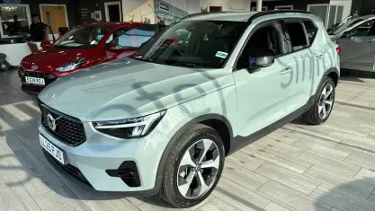 Used Volvo XC40 Plus 197 HP (144 kW) 2025 Grey SUV