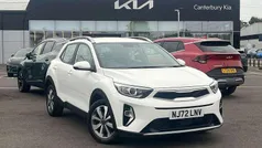 White Used 2022 Kia Stonic 2 SUV | £13,995 (Fair price)