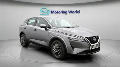 Begagnad Nissan Qashqai Acenta Premium 140 HK (102 kW) 2023 Grå SUV