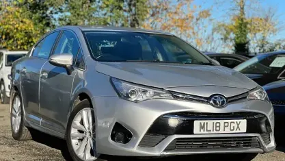 Used Toyota Avensis Active 111 HP (81 kW) 2018 Silver Sedan