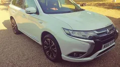 White Used 2016 Mitsubishi Outlander P-HEV Estate | £9,880 (Fair price)