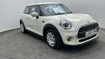Used Mini ONE Classic 102 HP (75 kW) 2020 White Hatchback