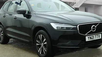 Used Volvo XC60 Momentum 250 HP (183 kW) 2021 Black SUV
