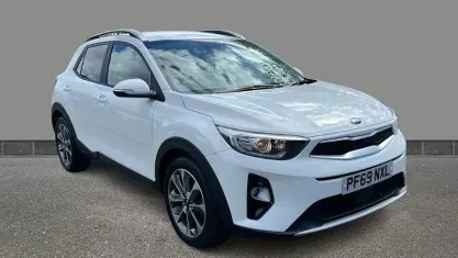 Gebraucht Kia Stonic 120 PS (88 kW) 2019 Weiß SUV