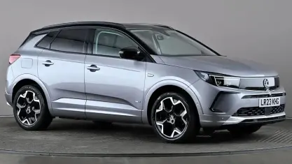 Begagnad Vauxhall Grandland X Ultimate 224 HK (164 kW) 2023 Grå SUV