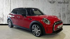 Chili red Used 2022 Mini Cooper Exclusive Hatchback | £17,628 (Fair price)