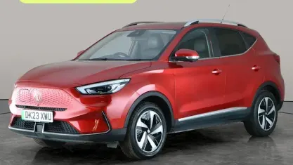 Usado MG ZS Trophy Connect 114 kW (156 HP) 2022 Vermelho SUV