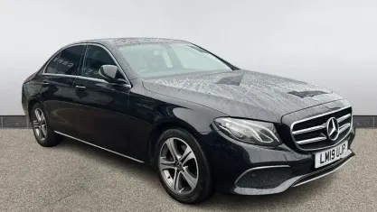 Usado Mercedes E200 SE 184 CV (135 kW) 2019 Negro Berlina