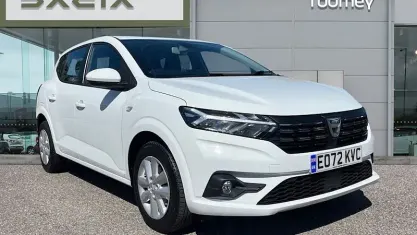 Used Dacia Sandero Comfort 91 HP (66 kW) 2022 White Hatchback