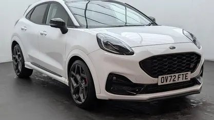 White Used 2022 Ford Puma ST Hatchback | £16,650 (Fair price)