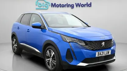 Używany Peugeot 3008 Allure Premium 131 KM (96 kW) 2021 Niebieski SUV