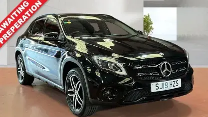 Used Mercedes GLA180 Urban 122 HP (89 kW) 2019 Black SUV