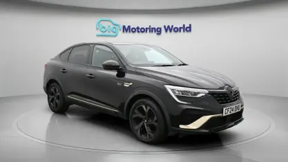 Used Renault Arkana Engineered 145 HP (106 kW) 2023 Black SUV